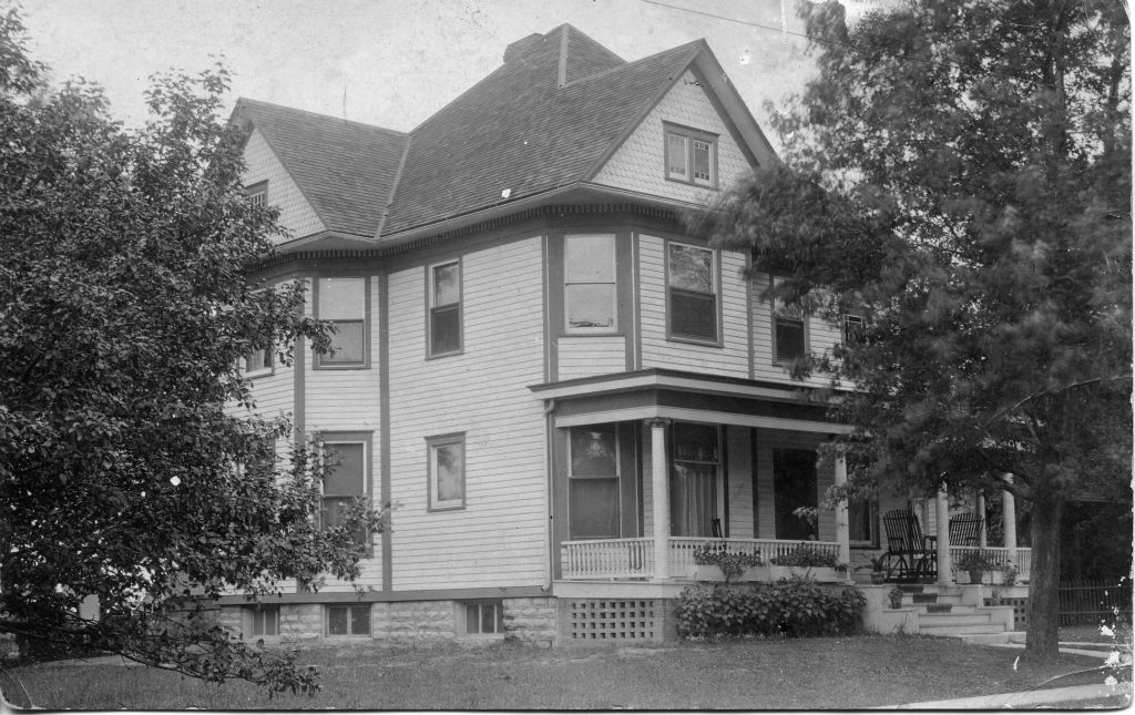 Kirchgraber family home, 820 S. Main St., Centerville Dec. 30, 1910 (submitter: Alex  Magocsi, awmjr@magocsi.org)
